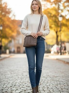 Violet Ray crossbody